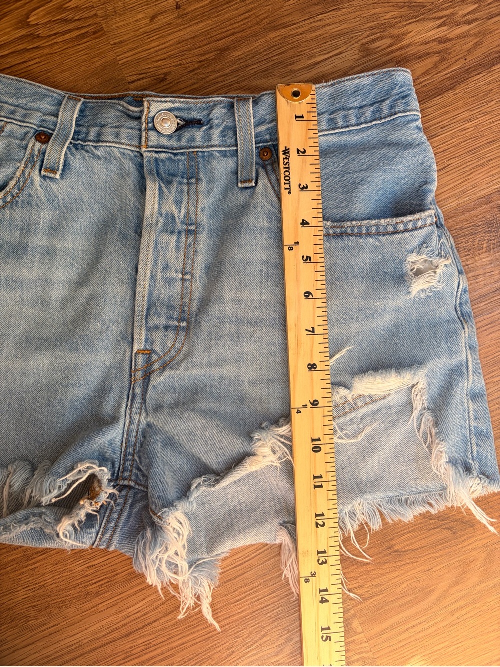 Levi’s 501 Shorts Light Blue Distressed Denim - Picture 7 of 8